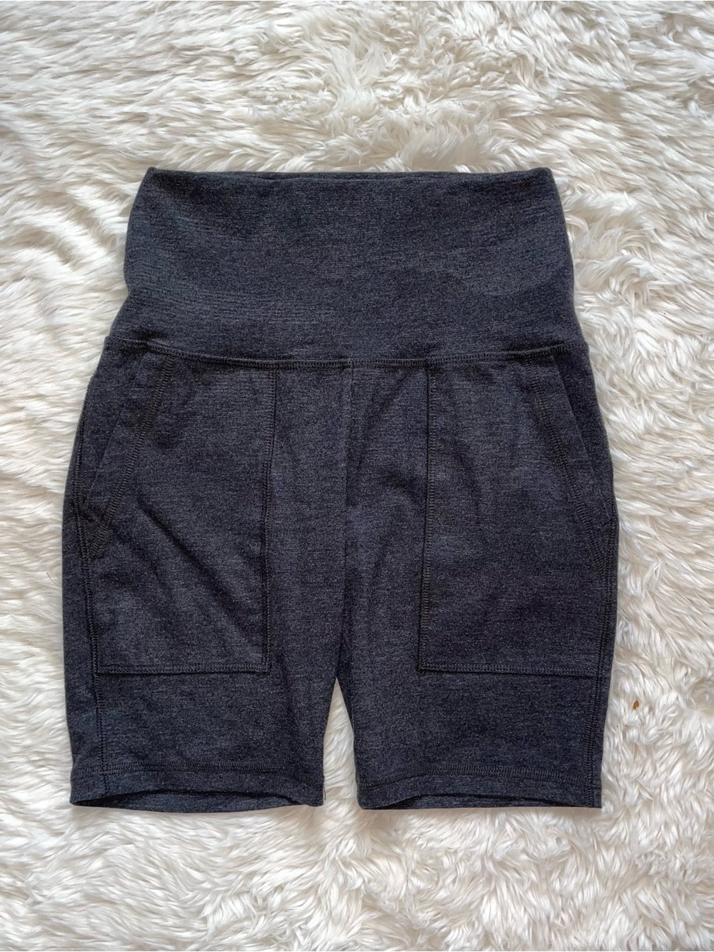 Aerie biker shorts women’s XS cargo pocket dark gray camo high waist short
